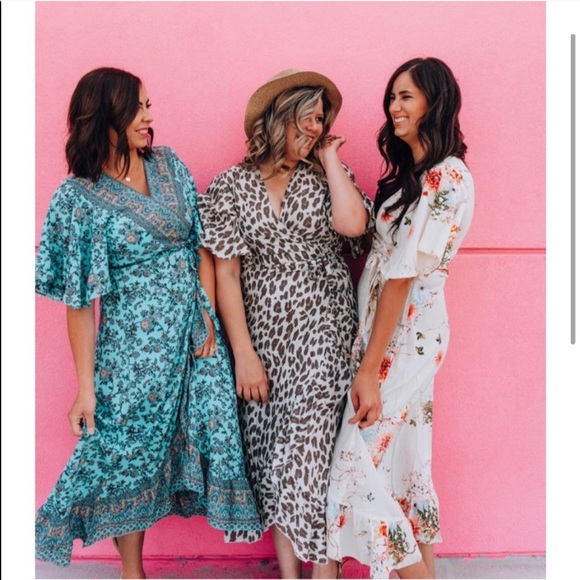 🔸NWT - Flowy floral travel dress🔸 - Picture 3 of 5